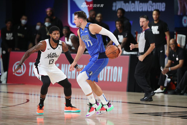 和对手的冲 和对手的冲