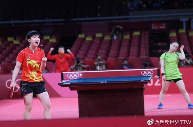 她不得不拿 她不得不拿